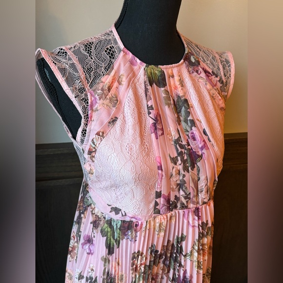 ASOS maternity pleated floral maxi dresss size 4 - Picture 2 of 8